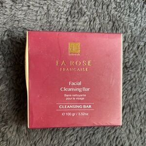 NWT- Dr. Botanicals La Rose Facial Cleansing Bar
